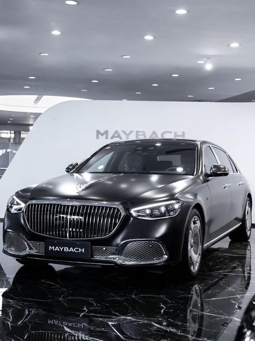 成都42岚图汽车的售后服务让用户无忧出行，迈巴赫未来的豪华车趋势