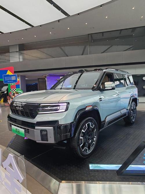 成都42比亚迪方程豹硬派越野的爆款，英菲尼迪35周年与你共成长